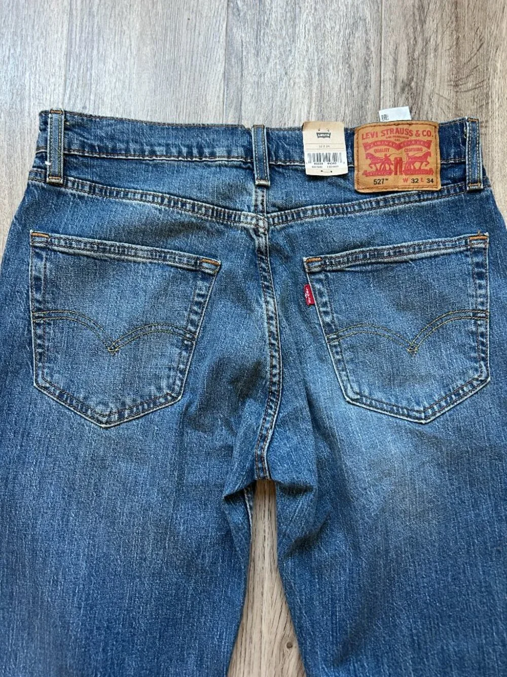 Levis levi 527